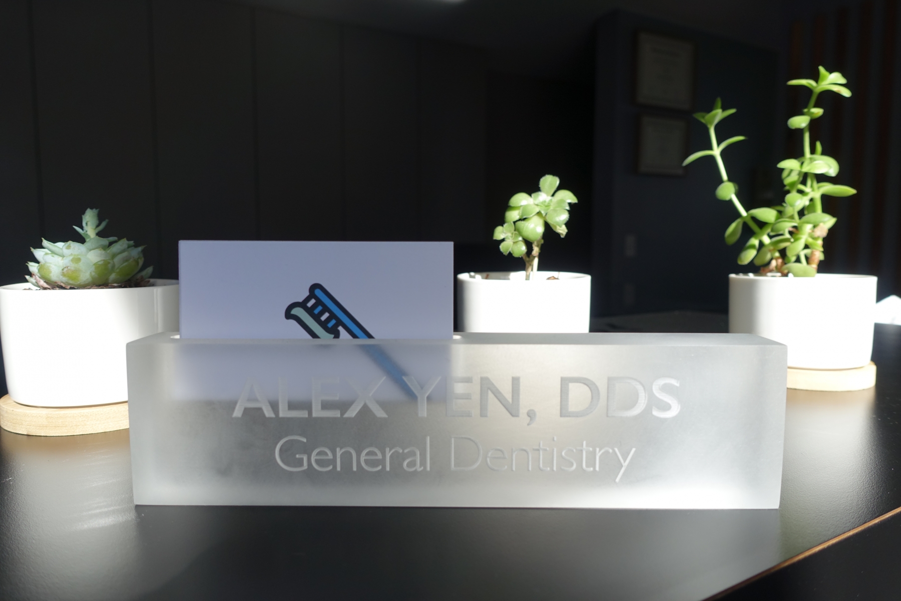 Alex-Yen-DDS-Desk-Palo-Alto